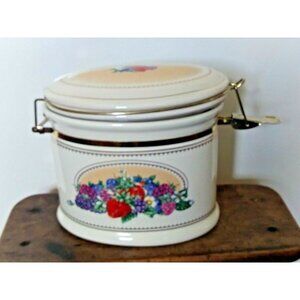 Knott's Berry Farm Strawberry Fruit LG Oval Ceramic Canister w/Gasket Sealed Lid